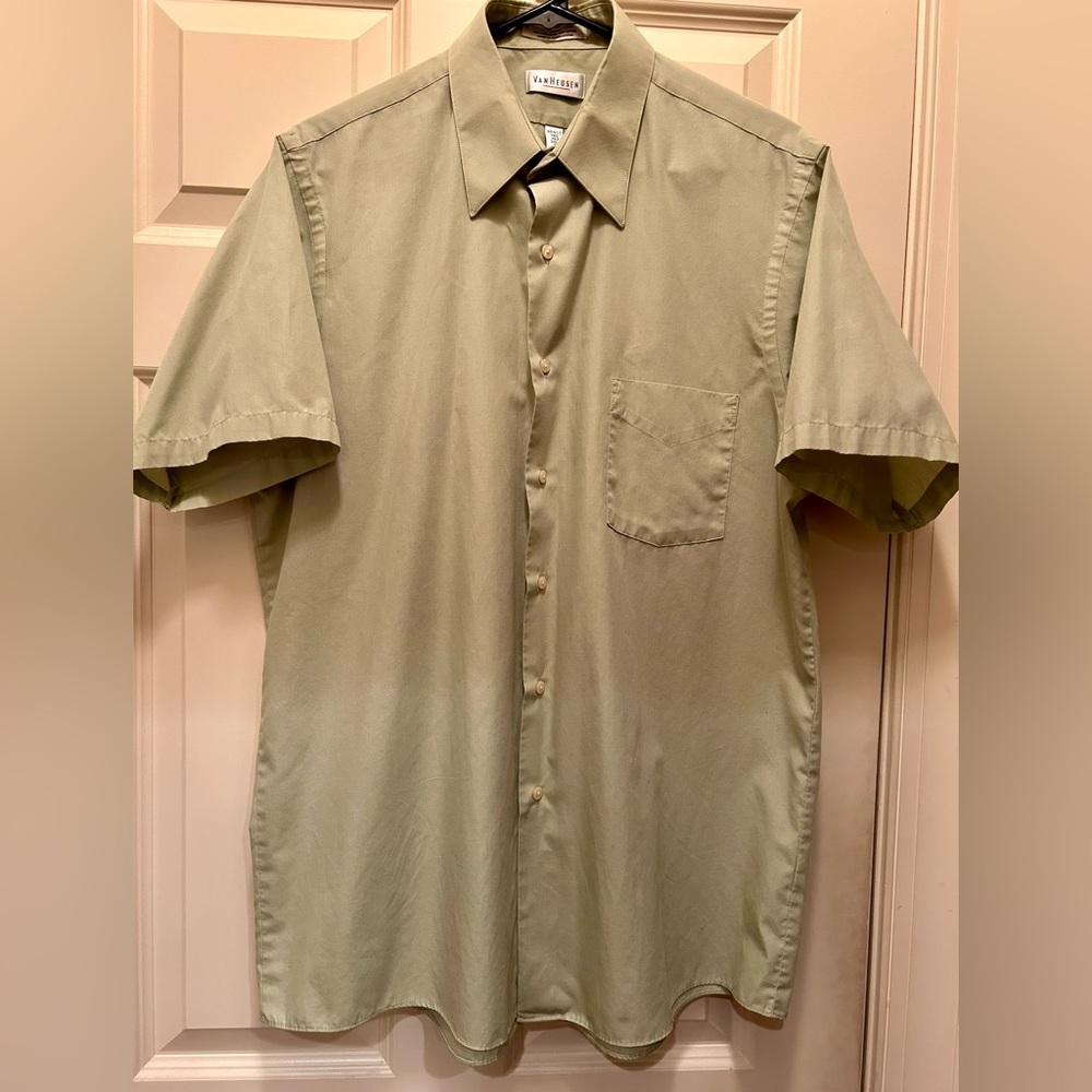 Van Heusen Men’s Button Up Short Sleeve Shirt Size 16
